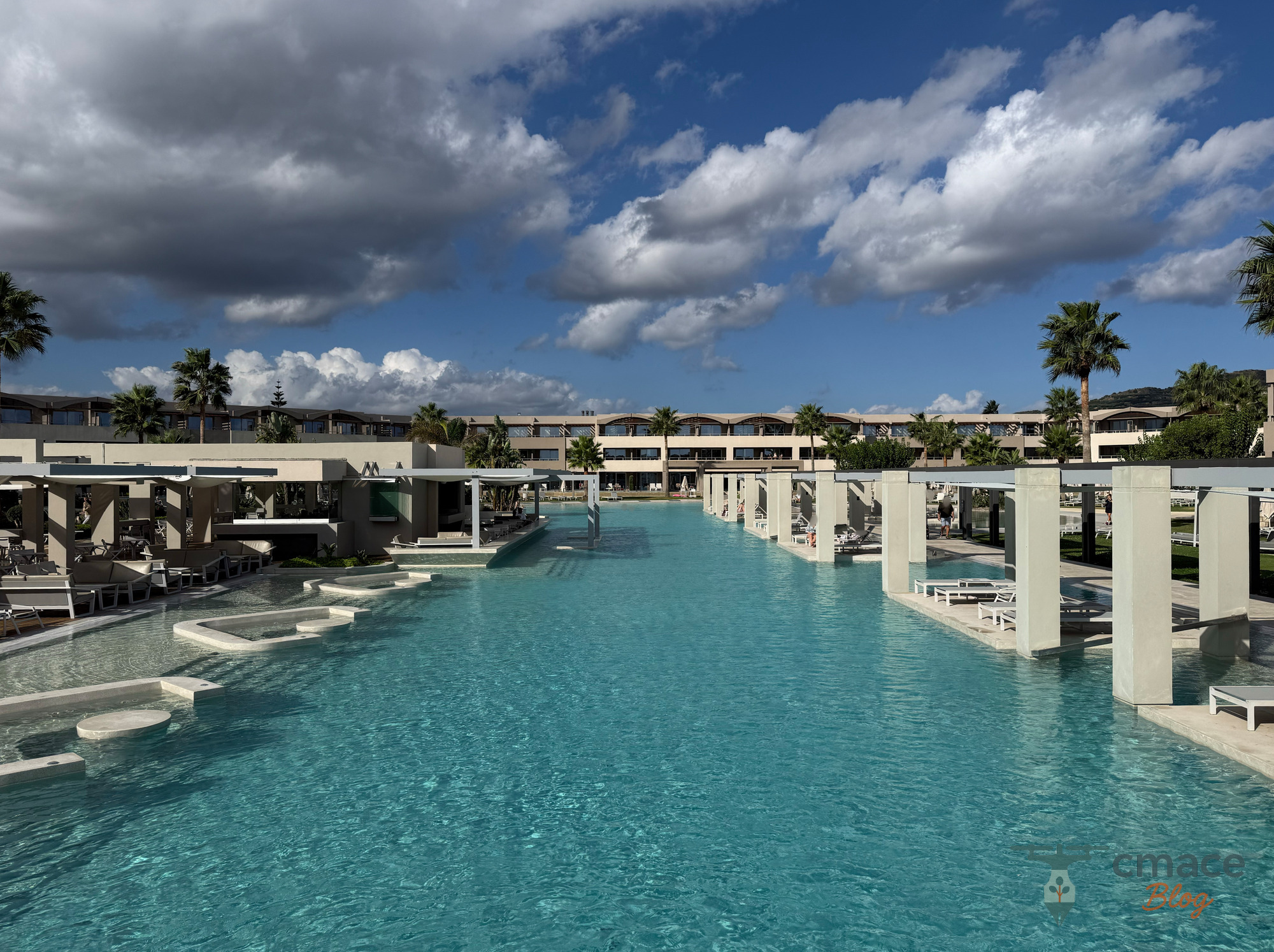 Euphoria Resort - Poolanlage