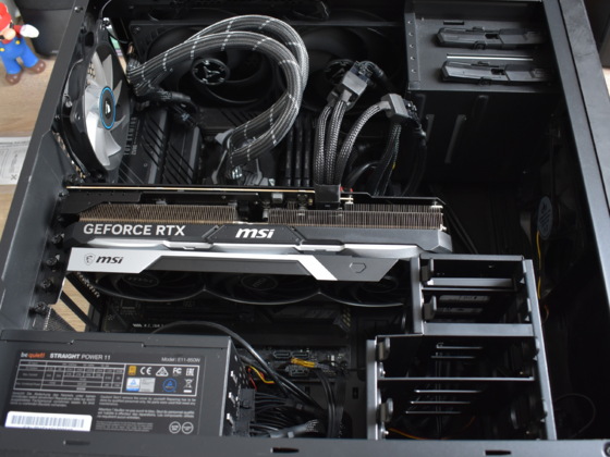 16GB MSI GeForce RTX 4080 Ventus 3X OC DDR6 im PC Gehäuse