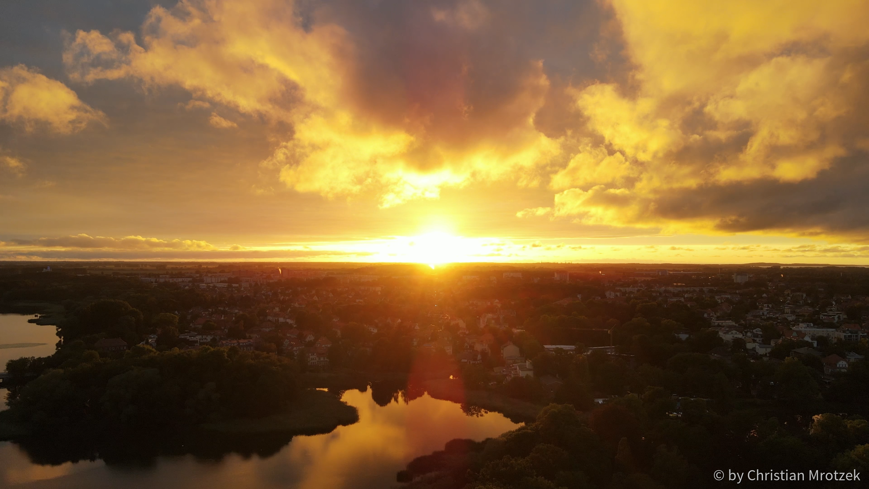 Sonnenuntergang über Stralsund im Juni 2022