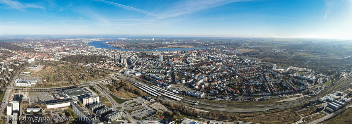 Rostock Luftaufnahme der Stadtmitte, KTV und Warnow