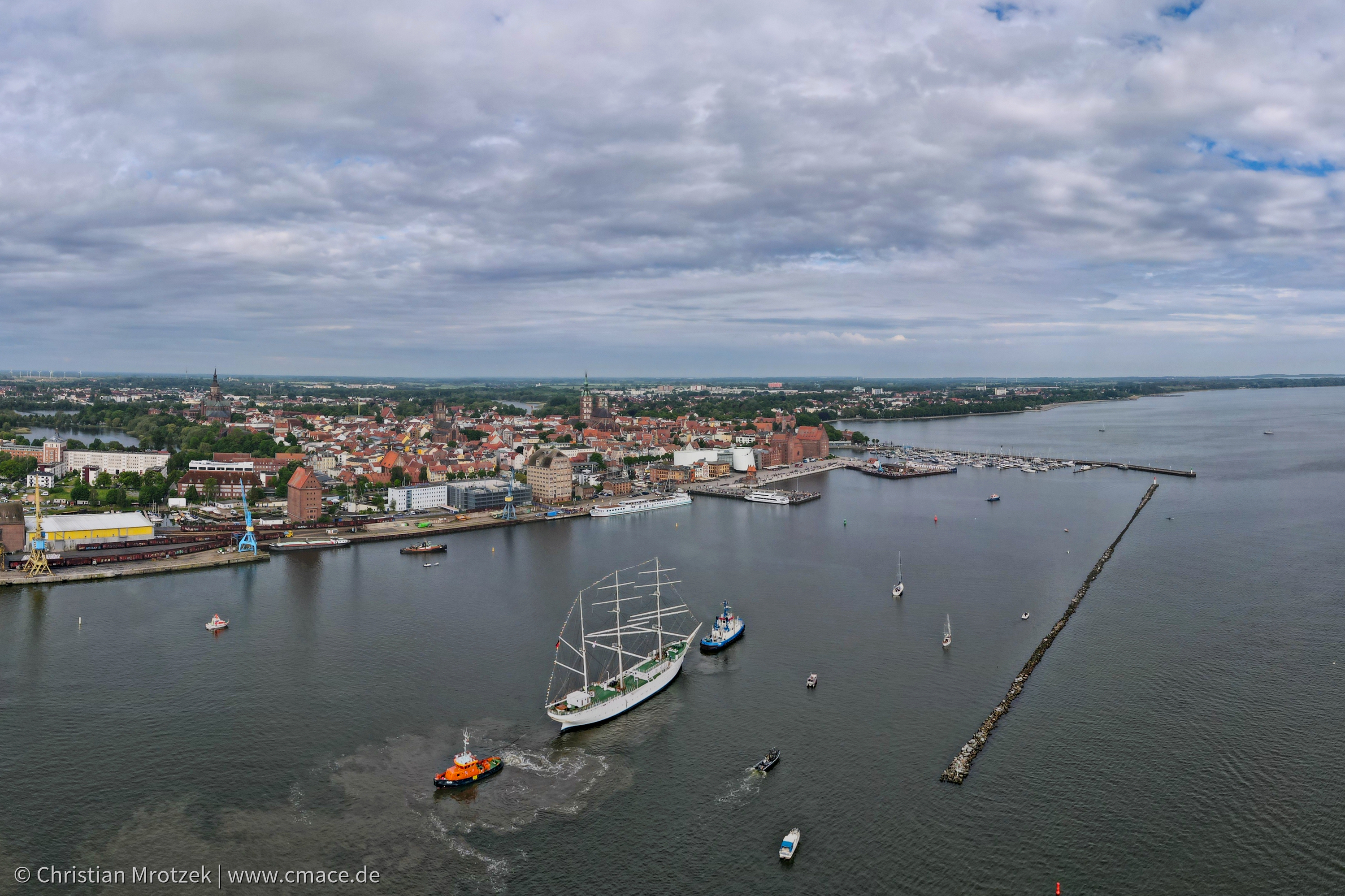 Gorch Fock I - auf dem Weg zum Hafen