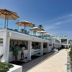 Creperia, Gelateria und Promenade am Meer