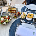 Vorspeisen beim Abend im Tavernaki Restaurant (griechische Speisen)