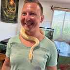 Königspython als Albino im Reptisland auf Kreta auf meinen Schultern