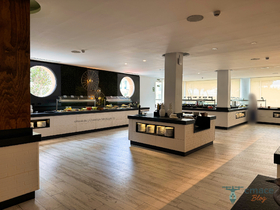 Buffet im Hauptrestaurant