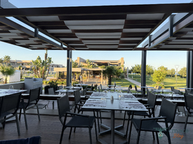 Euphoria Resort - Hauptrestaurant Terrasse