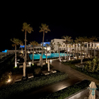 Poollandschaft bei Nacht
