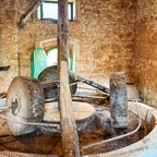Alte Olivenpresse auf der Farm
