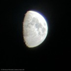 Mond fotografiert mit einem iPhone + Fernglas