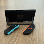 Nintendo Switch 2 – Rückansicht mit Joy-Cons